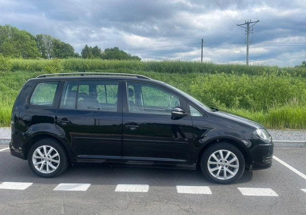 Volkswagen Touran cena 24000 przebieg: 287000, rok produkcji 2010 z Września małe 379